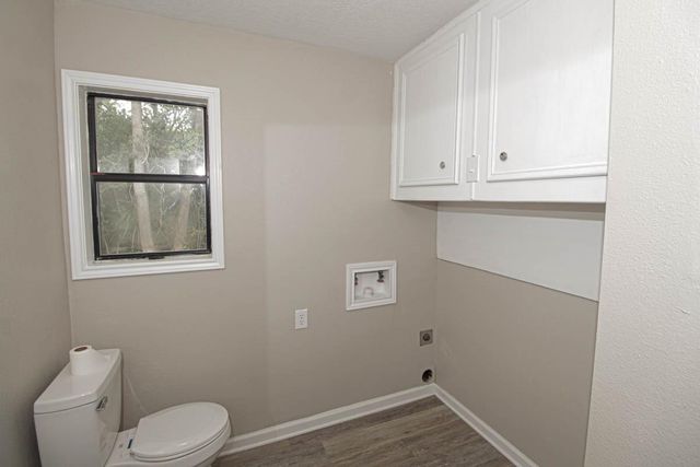 345 Cherokee Lane, Onalaska, TX 77360
