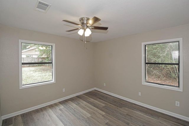 345 Cherokee Lane, Onalaska, TX 77360