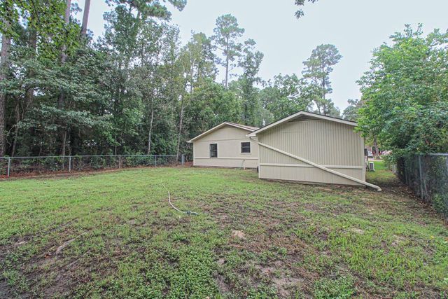 345 Cherokee Lane, Onalaska, TX 77360