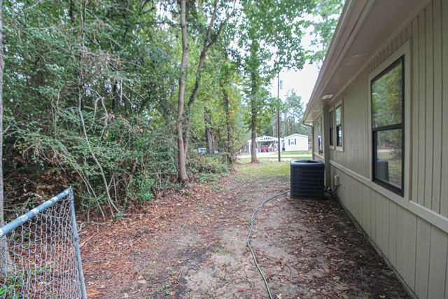 345 Cherokee Lane, Onalaska, TX 77360