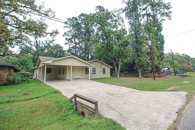 345 Cherokee Lane, Onalaska, TX 77360