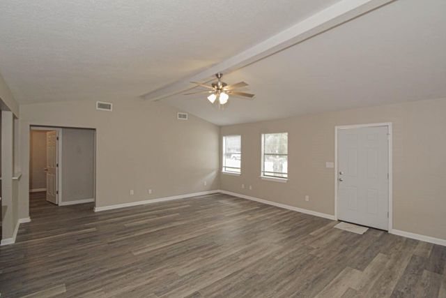 345 Cherokee Lane, Onalaska, TX 77360