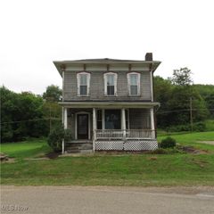 9218 Deacon Road SW, Bowerston, OH 44695