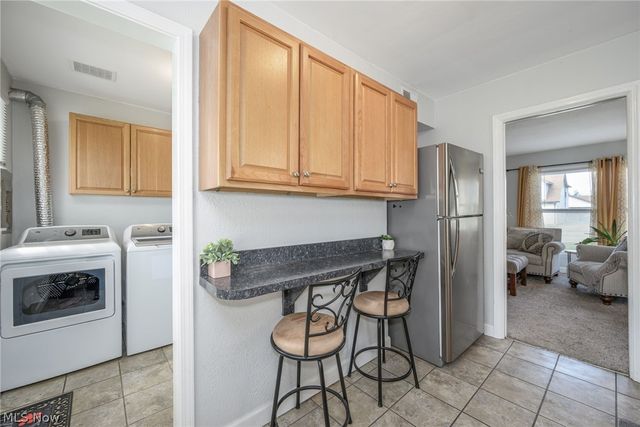 1266 Curtis Avenue, Cuyahoga Falls, OH 44221