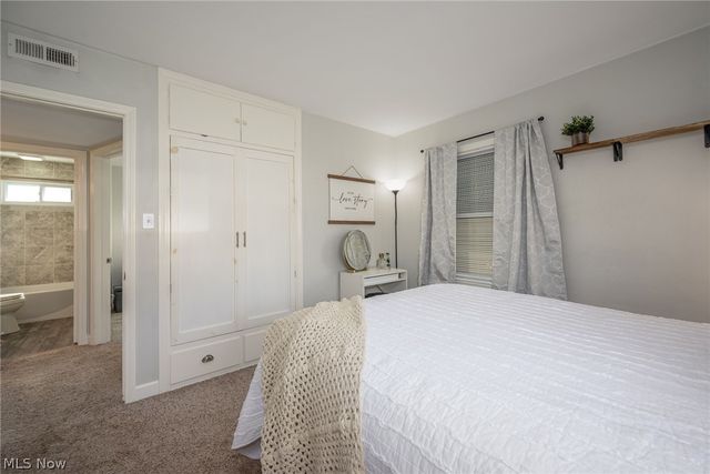 1266 Curtis Avenue, Cuyahoga Falls, OH 44221