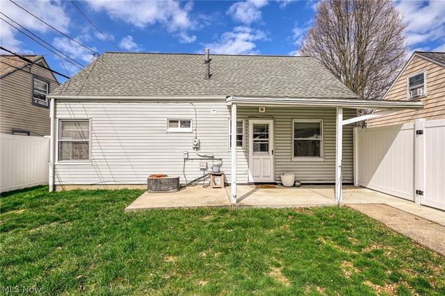 1266 Curtis Avenue, Cuyahoga Falls, OH 44221