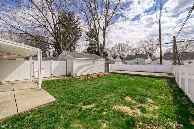 1266 Curtis Avenue, Cuyahoga Falls, OH 44221