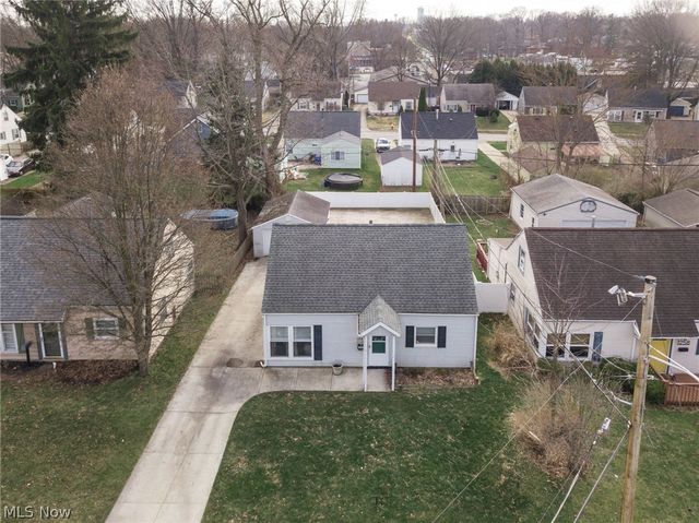 1266 Curtis Avenue, Cuyahoga Falls, OH 44221