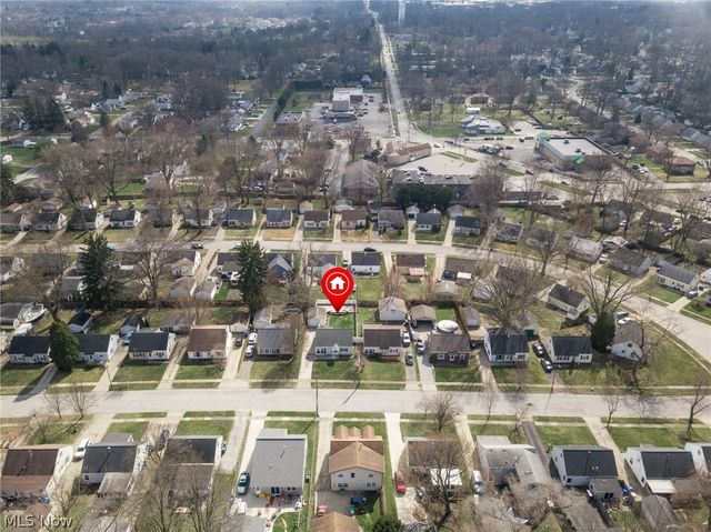 1266 Curtis Avenue, Cuyahoga Falls, OH 44221