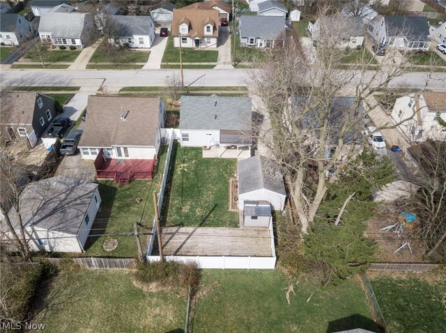 1266 Curtis Avenue, Cuyahoga Falls, OH 44221