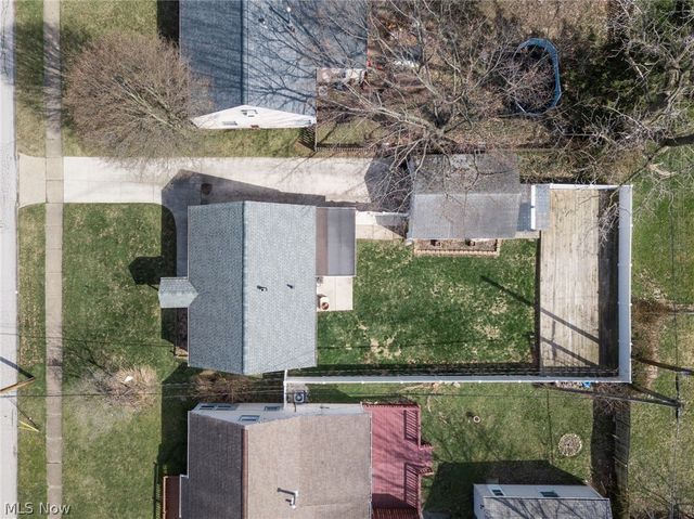 1266 Curtis Avenue, Cuyahoga Falls, OH 44221