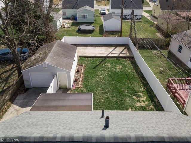 1266 Curtis Avenue, Cuyahoga Falls, OH 44221