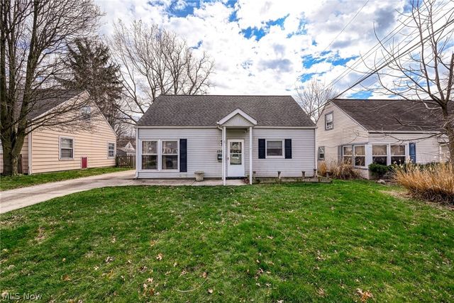 1266 Curtis Avenue, Cuyahoga Falls, OH 44221