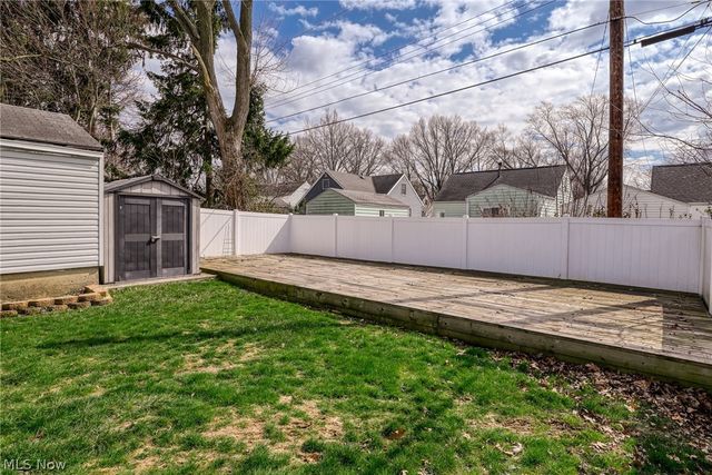 1266 Curtis Avenue, Cuyahoga Falls, OH 44221