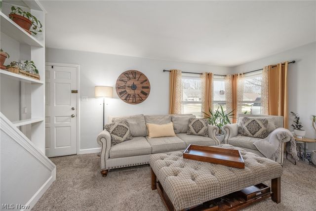 1266 Curtis Avenue, Cuyahoga Falls, OH 44221