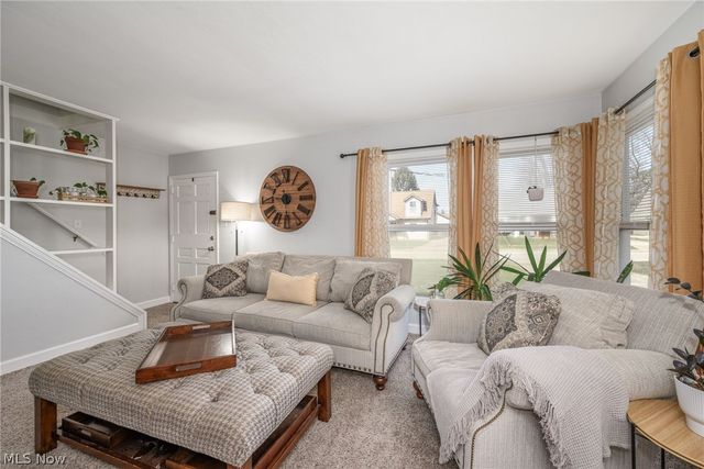 1266 Curtis Avenue, Cuyahoga Falls, OH 44221