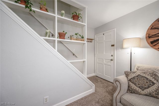 1266 Curtis Avenue, Cuyahoga Falls, OH 44221