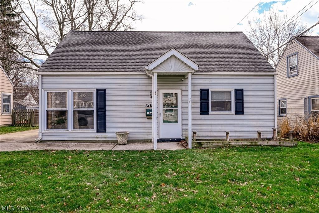 1266 Curtis Avenue, Cuyahoga Falls, OH 44221