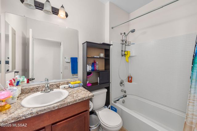 8229 W Melanitta Drive, Tucson, AZ 85757