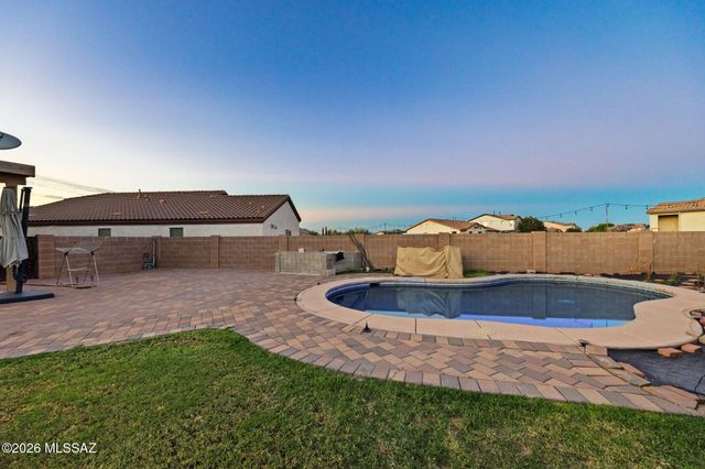 8229 W Melanitta Drive, Tucson, AZ 85757