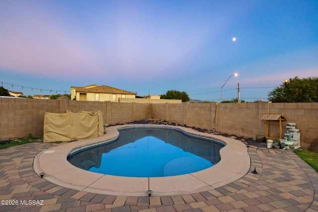 8229 W Melanitta Drive, Tucson, AZ 85757