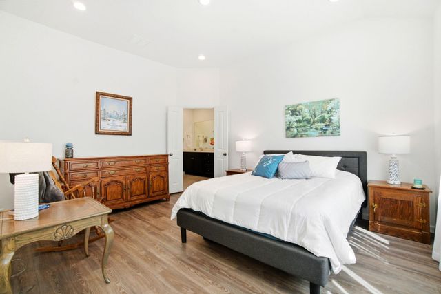 1409 Northwood Bluff Lane, Pinehurst, TX 77362