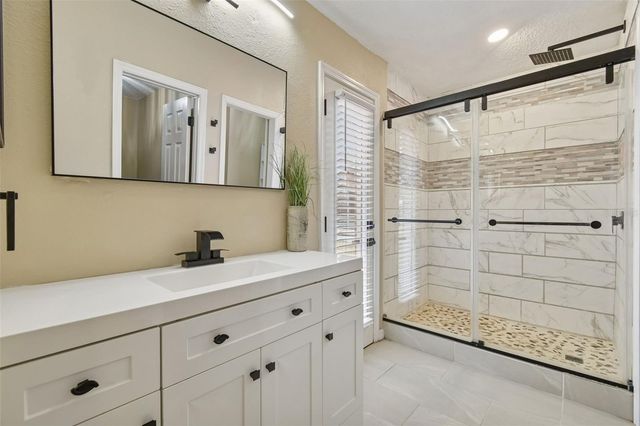 837 ROCKY MOUNTAIN COURT, Valrico, FL 33594