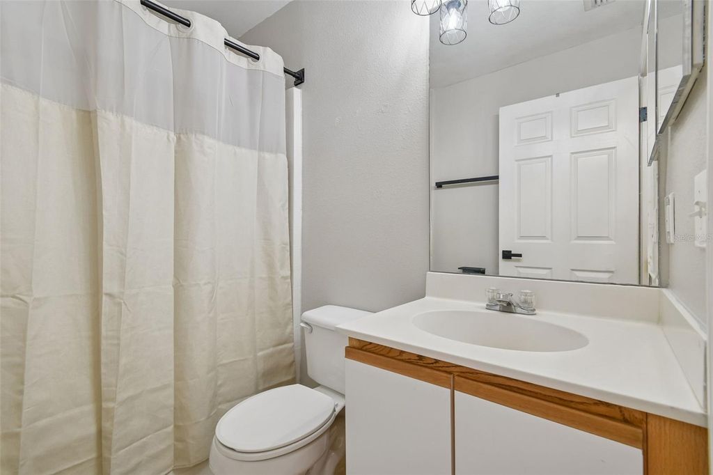 Image 12 of property listing at 837 ROCKY MOUNTAIN COURT, Valrico, FL 33594