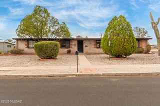 5261 E Rosewood Street, Tucson, AZ 85711