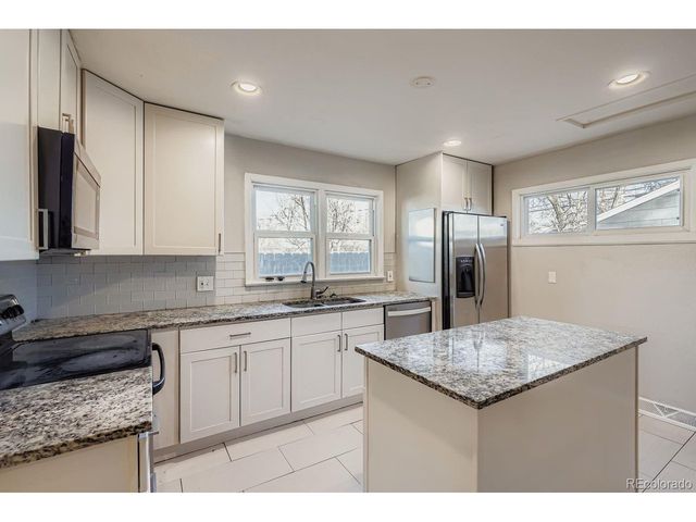 1742 Jamaica St, Aurora, CO 80010