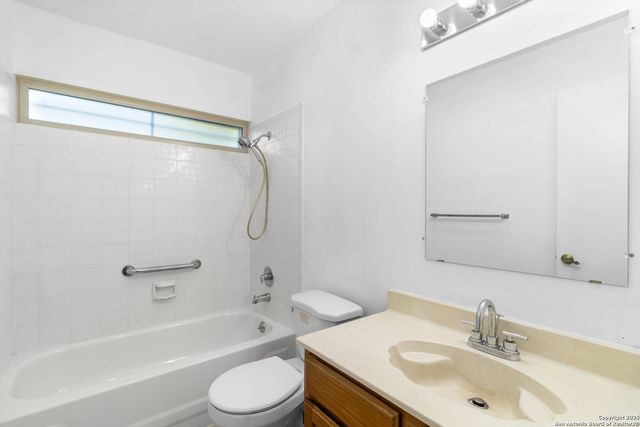 3717 Candleknoll Circle, San Antonio, TX 78244