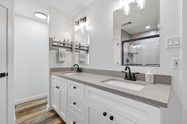 101 S Haven Place, Waxahachie, TX 75165