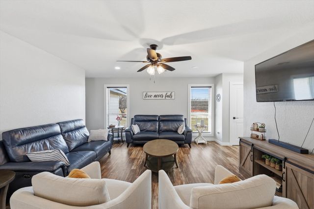 101 S Haven Place, Waxahachie, TX 75165