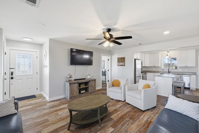 101 S Haven Place, Waxahachie, TX 75165