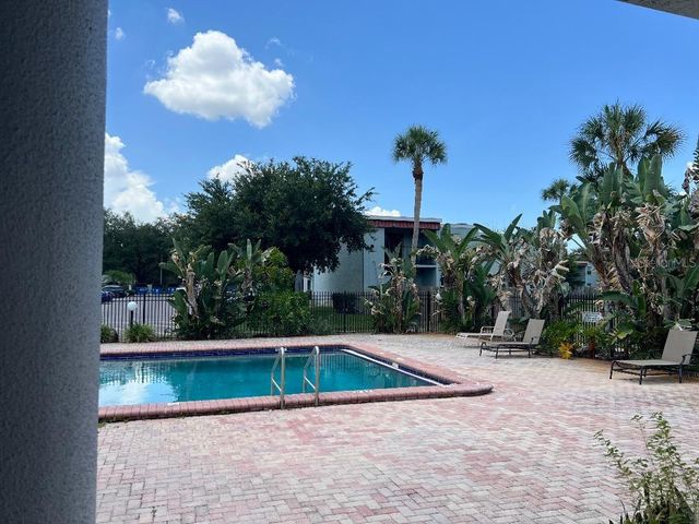 2846 SOMERSET PARK DRIVE 201, Tampa, FL 33613