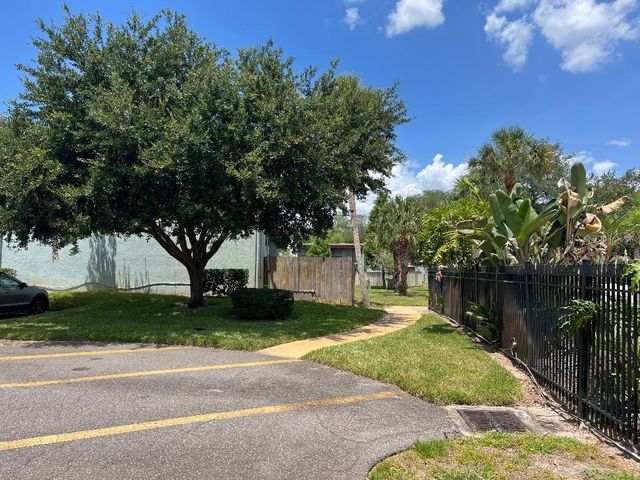 2846 SOMERSET PARK DRIVE 201, Tampa, FL 33613