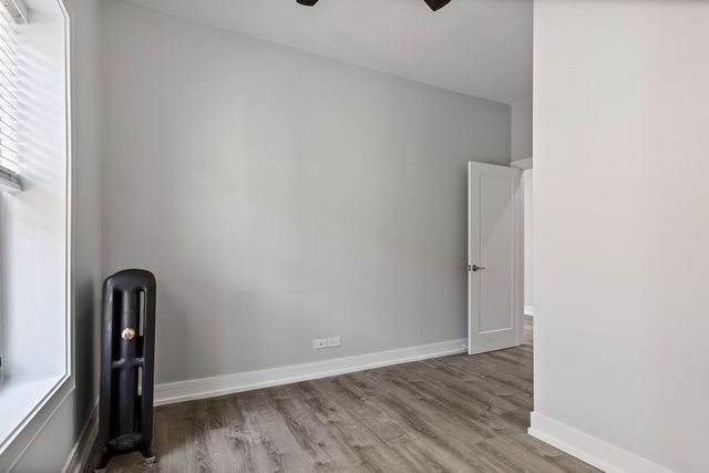 1067 W Glenlake Avenue 2, Chicago, IL 60660