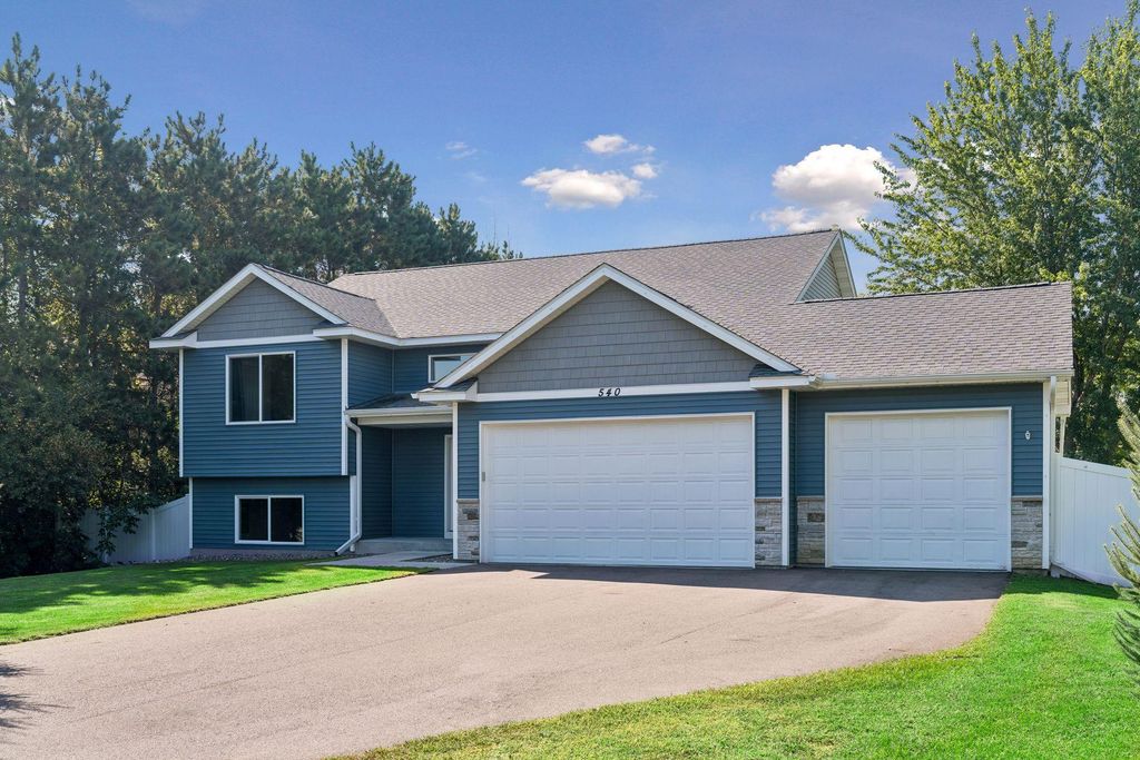 540 Lois Lane, Lino Lakes, MN 55014 — exterior