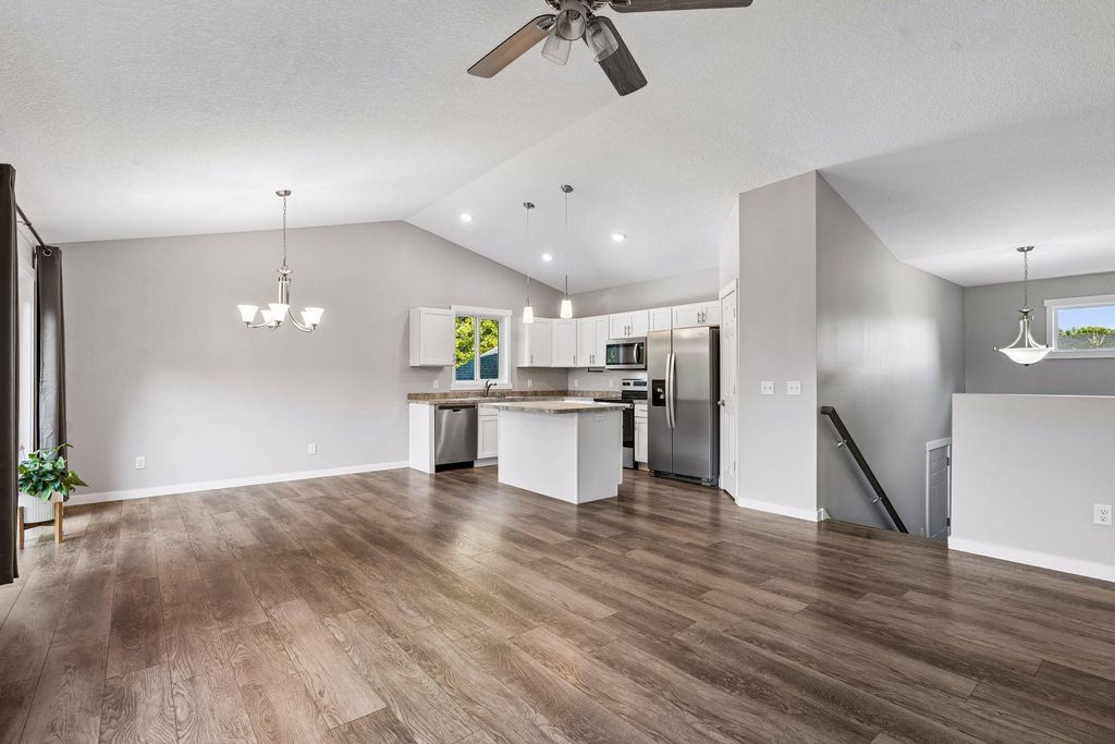 540 Lois Lane, Lino Lakes, MN 55014 — photo 4