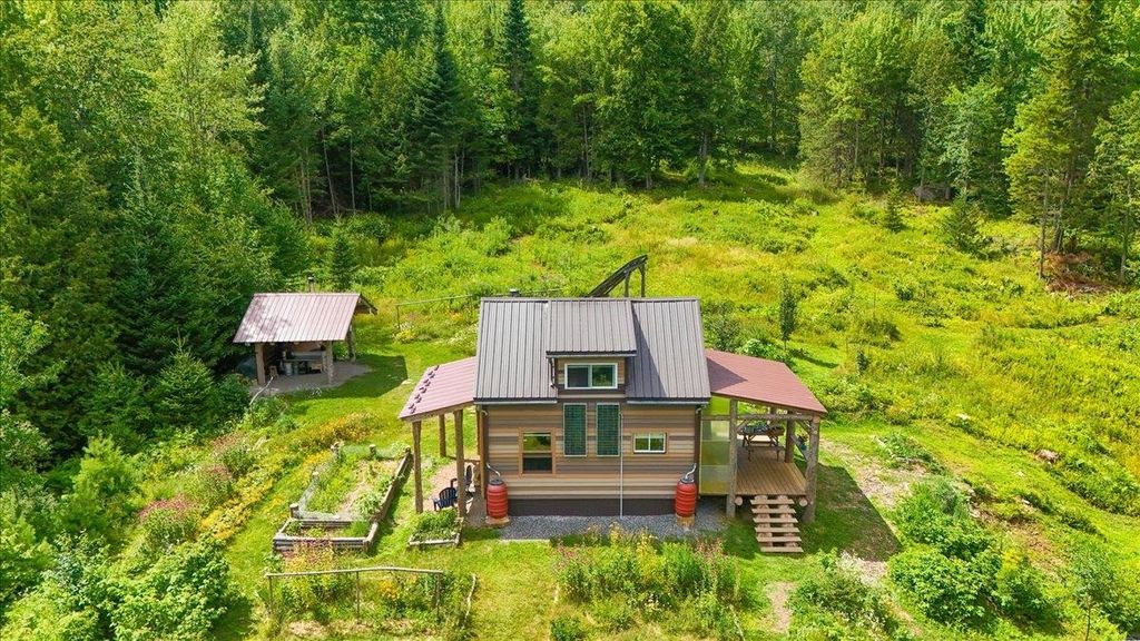 421 Rickaby Road, Lowell, VT 05847
