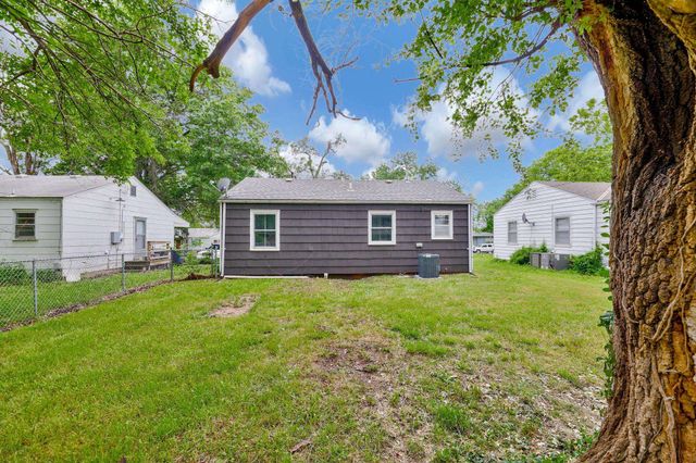 1146 Shelden St, El Dorado, KS 67042