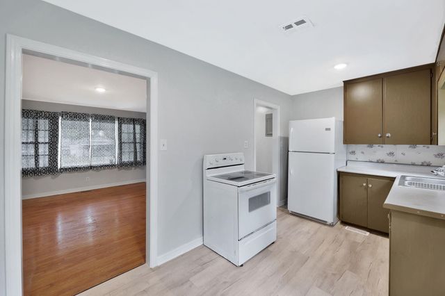 1146 Shelden St, El Dorado, KS 67042