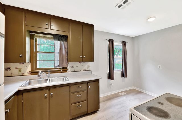 1146 Shelden St, El Dorado, KS 67042