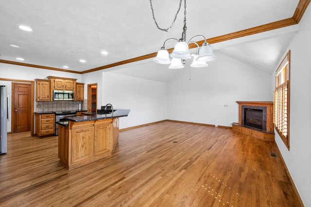 1352 N Lennox Court, Springfield, MO 65802
