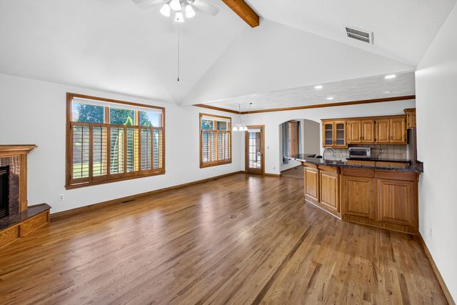 1352 N Lennox Court, Springfield, MO 65802