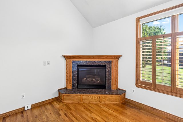 1352 N Lennox Court, Springfield, MO 65802