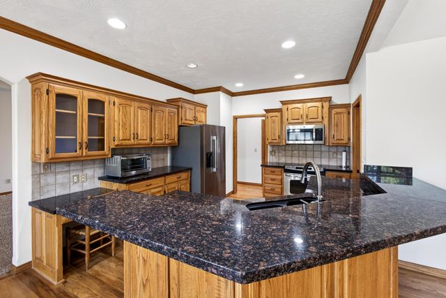 1352 N Lennox Court, Springfield, MO 65802
