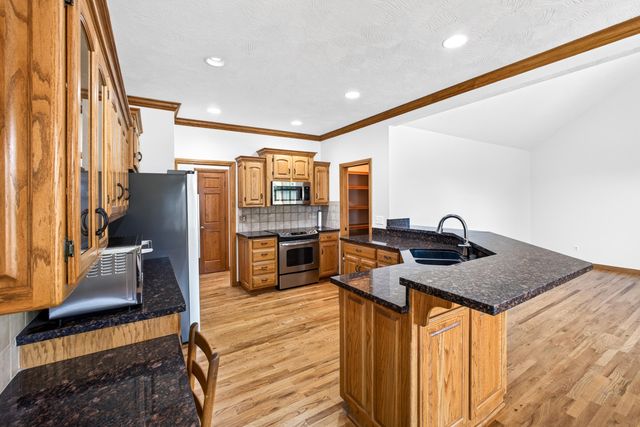 1352 N Lennox Court, Springfield, MO 65802