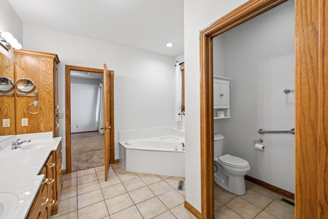 1352 N Lennox Court, Springfield, MO 65802