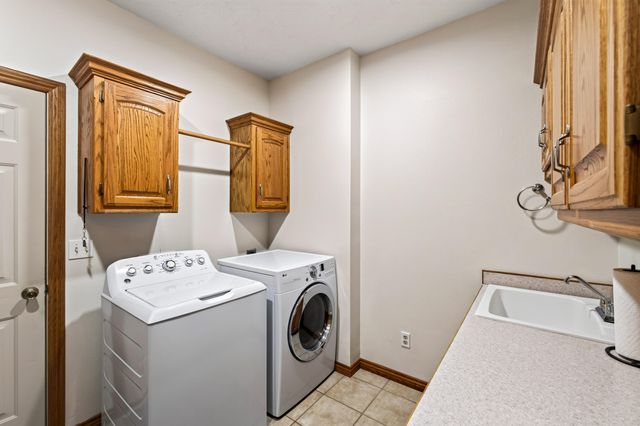 1352 N Lennox Court, Springfield, MO 65802